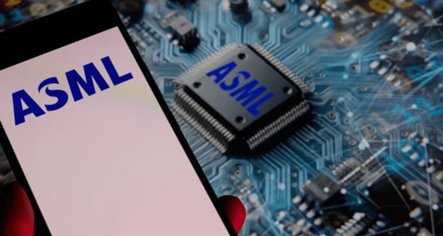 ASML-Aktie springt nach Q2-Ergebnissen: Was die 9,3 Milliarden Euro Quartalsumsatz und die angehobene Prognose für Investoren bedeuten