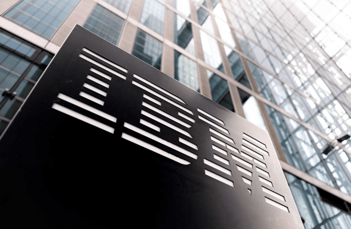 Previsão do preço das ações da IBM 2026–2027: A IBM pode recuperar para US$ 300 após a queda histórica?