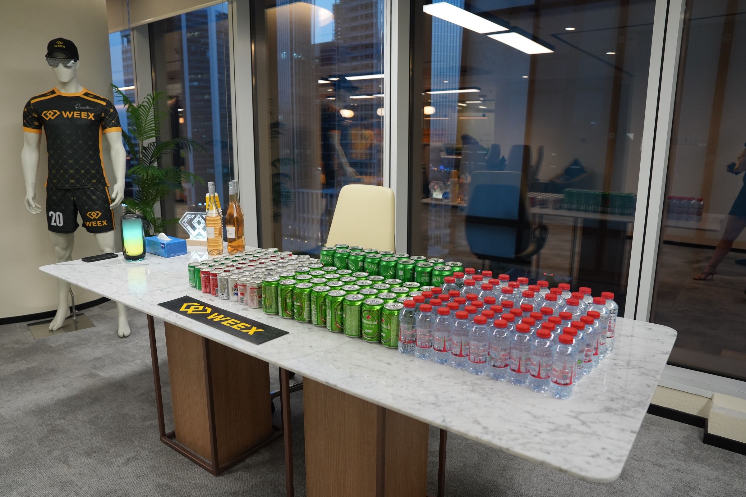 Pizza, Poker e Trading com IA: Um resumo do WEEX Crypto Pizza Day em Dubai